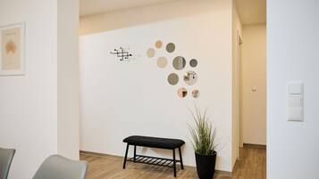 Appartement, balcon, vue cour intérieure | Coin séjour