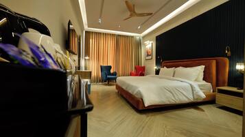 Caja de seguridad en la habitación y cortinas blackout