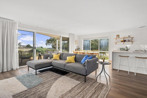 The Shack @ Maslin Beach - The Perfect Blend Of Modern Comfort & Coastal Charm