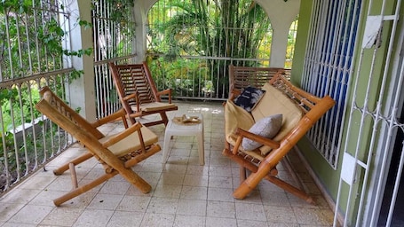 Terrace/patio. CASA 4 HABITACIONES EN BOCA CHICA RD.A MINUTOS DE LA PLAYA , TRANSPORTE DISP