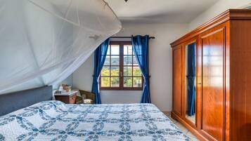 3 bedrooms, WiFi, bed sheets