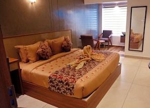 Iron/ironing board, free WiFi