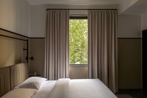 Classic Double Room - Wellesley Hotel (Pune)