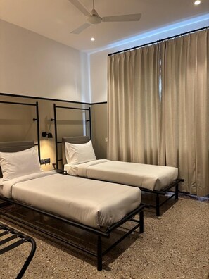 Superior Twin Room | In-room safe, blackout curtains, iron/ironing board, free WiFi - Wellesley Hotel (Pune)