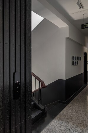 Interior - Wellesley Hotel (Pune)