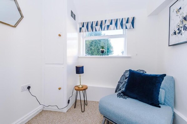 House, Patio | Iron/ironing board, free WiFi