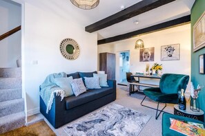 House, Patio | Living area