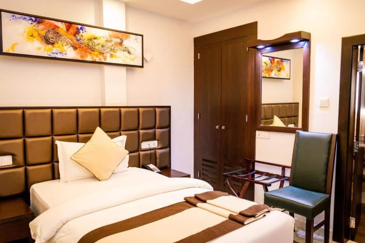 Deluxe Single Room