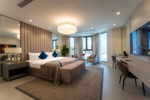 5 habitaciones, tabla de planchar con plancha, wifi y ropa de cama 