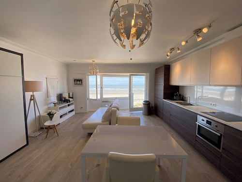 Sea-view Apartment in Nieuwpoort