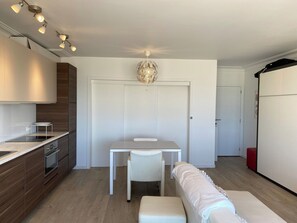 Apartment | Dining