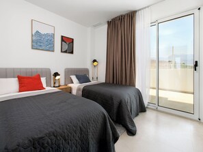 2 chambres, bureau, accès à Internet