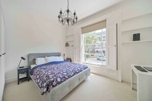 2 bedrooms, desk, iron/ironing board, WiFi