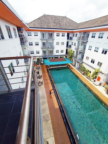 Harris Hotel & Residences Riverview Kuta - Studio Room Apartment w/ Pool View