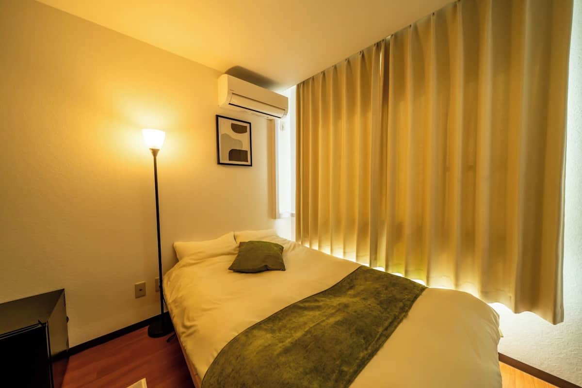 Blackout curtains, iron/ironing board, free WiFi