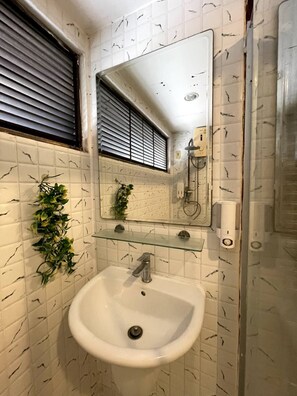 Shared Dormitory, 1 Bedroom, City View | Bathroom