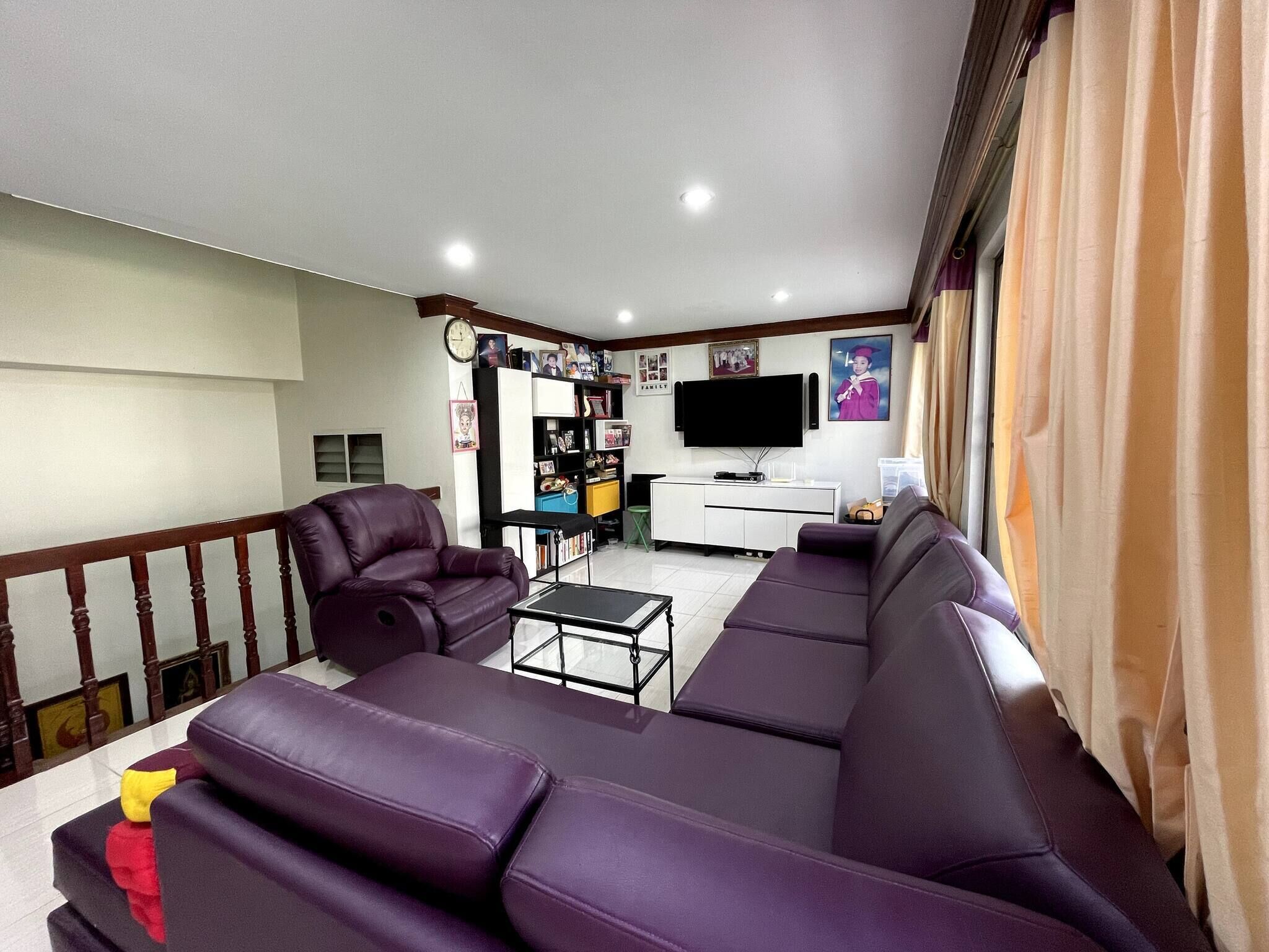 Shared Dormitory, 1 Bedroom, City View | Living room