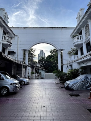 Shared Dormitory, 1 Bedroom, City View | Property grounds - Room-central of Bangkok First White Room (Bangkok)