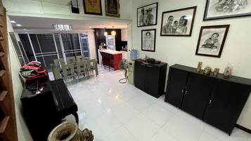 Shared Dormitory, 1 Bedroom, City View | Dining room