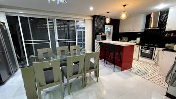 Shared Dormitory, 1 Bedroom, City View | Dining room