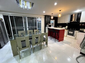 Shared Dormitory, 1 Bedroom, City View | Dining room