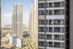 Basic Apartment, 1 Bedroom, City View | View from room - Luxury Riverside Landmark 81 Vinhomes (Ho Chi Minh)