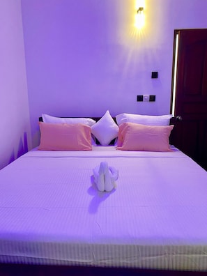 7 bedrooms, iron/ironing board, free WiFi, bed sheets