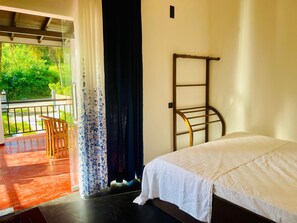 7 bedrooms, iron/ironing board, free WiFi, bed sheets