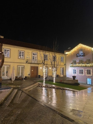 Esterni