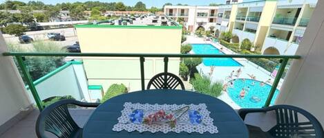 Căn hộ, 1 phòng ngủ, ban công, quang cảnh hồ bơi | Ban công