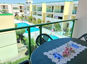 Balcony - Apartment With Pool View-beahost (San Michele al Tagliamento)