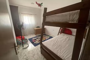WiFi, bed sheets