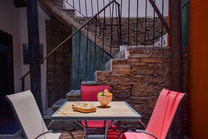 Outdoor dining - Doña Vicenta Casa Colonial (Guanajuato)