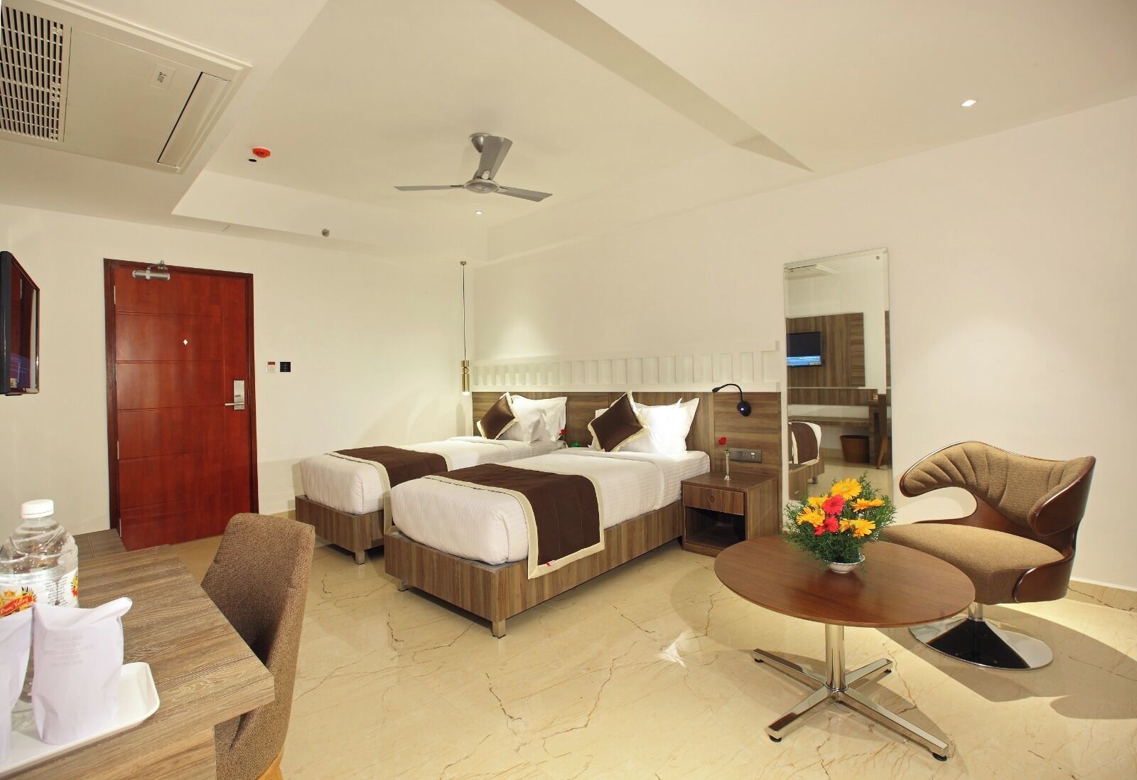 アイロン / アイロン台、WiFi (無料)