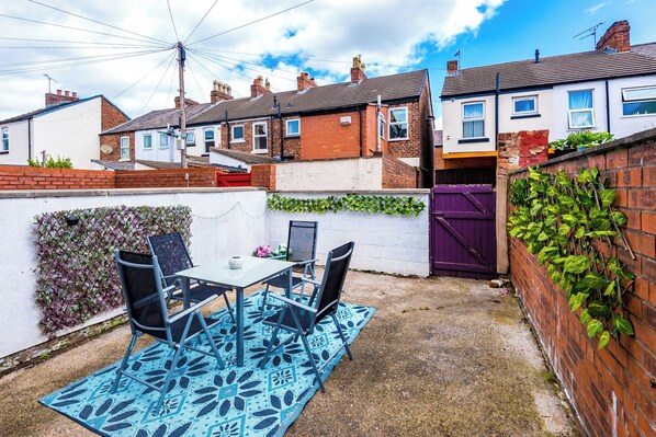House, Patio | Terrace/patio