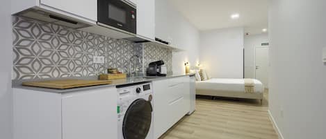Double Room, Mobility Accessible, Ground Floor | Private kitchen | Fridge, microwave, stovetop, cookware/dishes/utensils