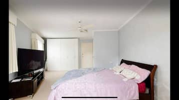 1 bedroom, internet, bed sheets