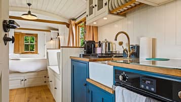 Horno, lavavajillas, cafetera y tetera y tostadora