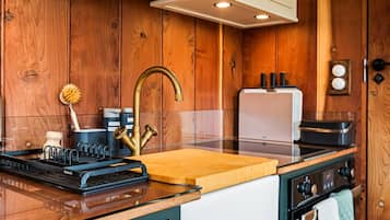 Horno, lavavajillas, cafetera y tetera y tostadora