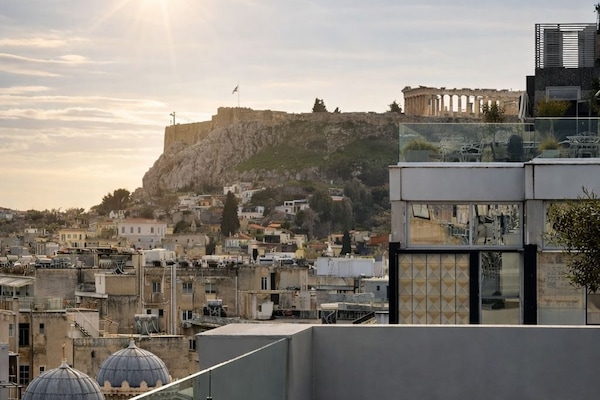 Acropolis Serenity Suite with Hot Tub