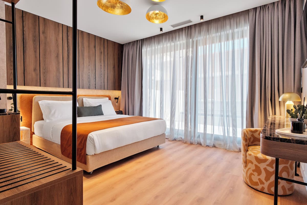 Acropolis Senior Suite with Hot Tub