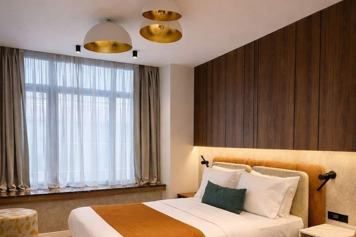 Accessible Room with Street View | In-room safe, blackout drapes, soundproofing, iron/ironing board