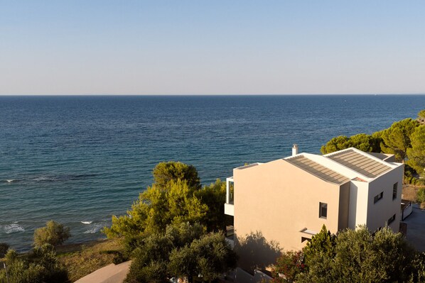 Exterior - Nomia Villa, with Pool, Gym & Walk to the Beach (Zakynthos)