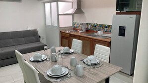 Dining - Luxurious Minimalist Apartment in Mazatlán's Historic Center (Mazatlán)