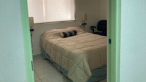 Room - Luxurious Minimalist Apartment in Mazatlán's Historic Center (Mazatlán)
