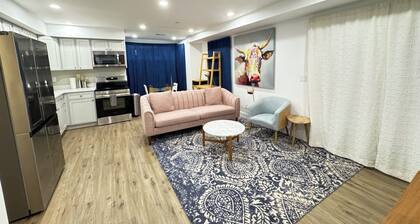 New Stylish 2-Bedroom Apartment Easy Parking