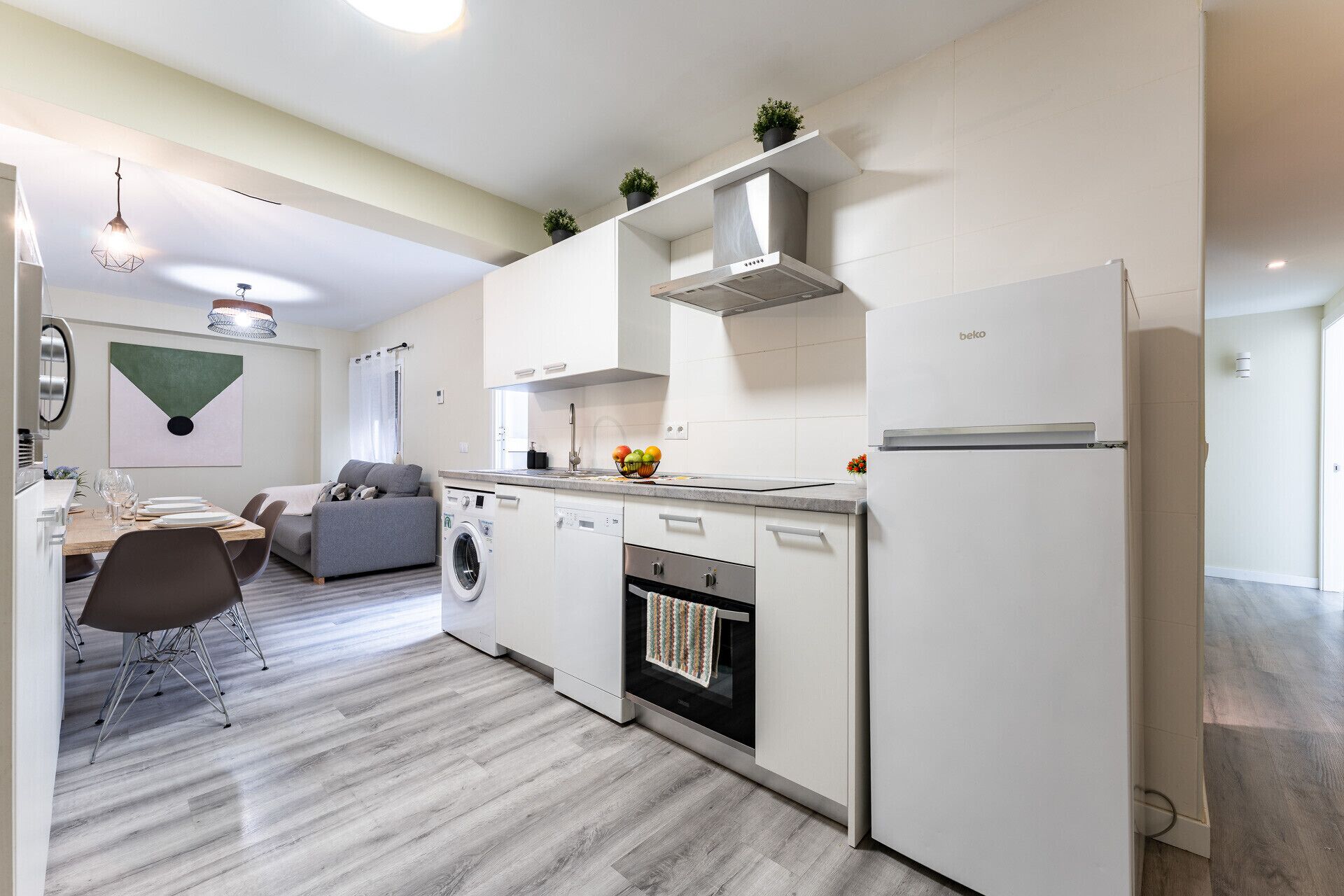 Kühlschrank, Mikrowelle, Ofen, Geschirrspüler