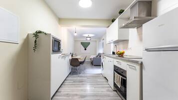 Refrigerador, microondas, horno, lavavajillas