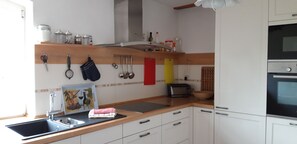 Microwave, oven, stovetop, dishwasher
