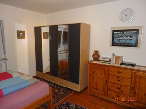 1 camera, Wi-Fi, lenzuola